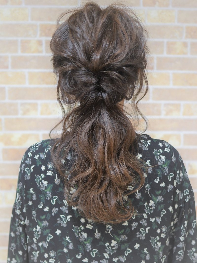 初心者さん必見 ロングヘアの簡単巻き方講座 巻き髪の種類と可愛いアアレンジも ホットペッパービューティーマガジン