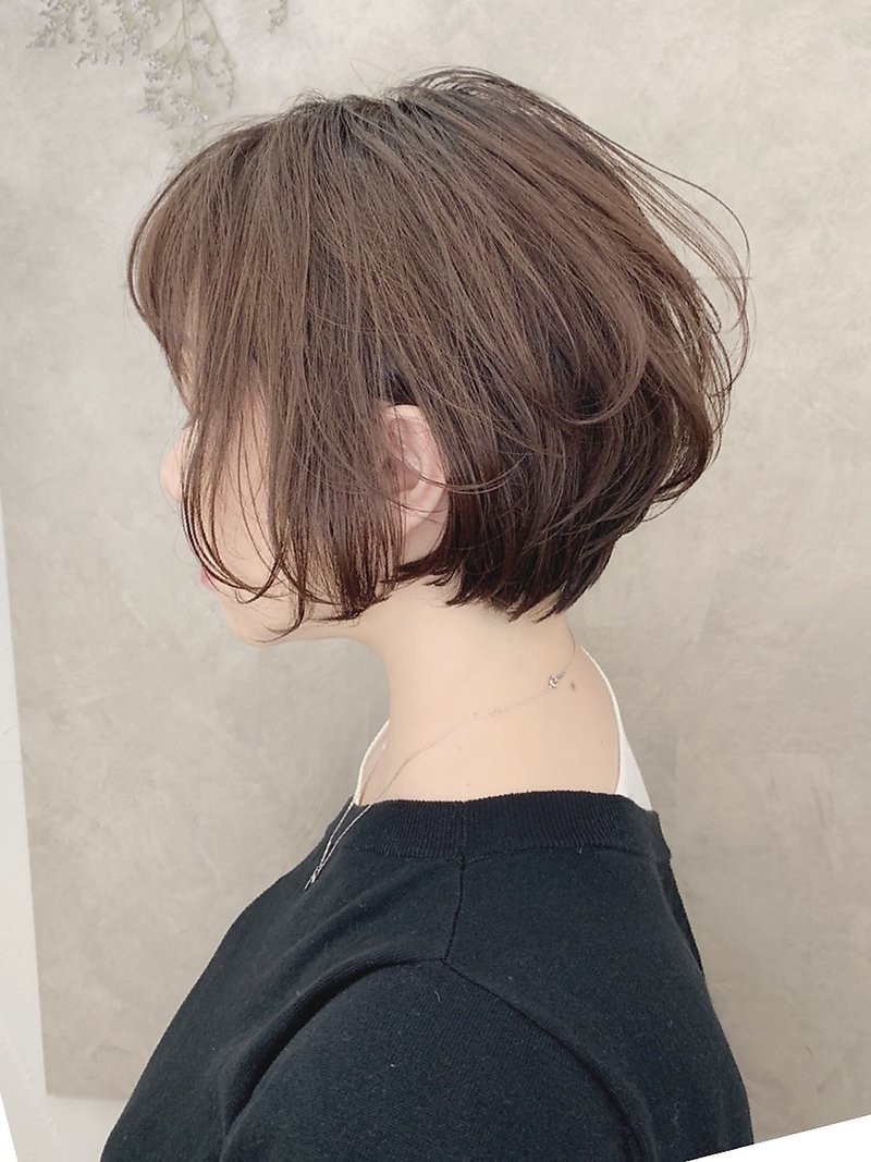 30、40代にオススメ！ひし形ショートボブ×イルミナショコラ