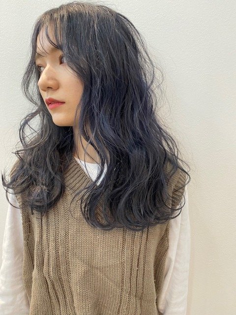 ロングヘアを春っぽにアップデート 21年トレンドカラーやヘアアレンジも ホットペッパービューティーマガジン ロングヘアを春っぽにアップデート 21年トレンドカラーやヘアアレンジも ホットペッパービューティーマガジン