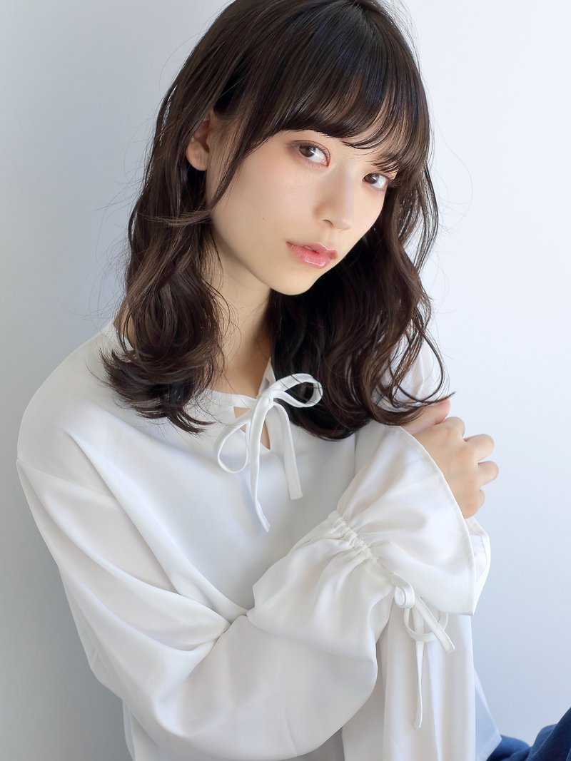 《SORA 阿部》黒髪外ハネウェーブ