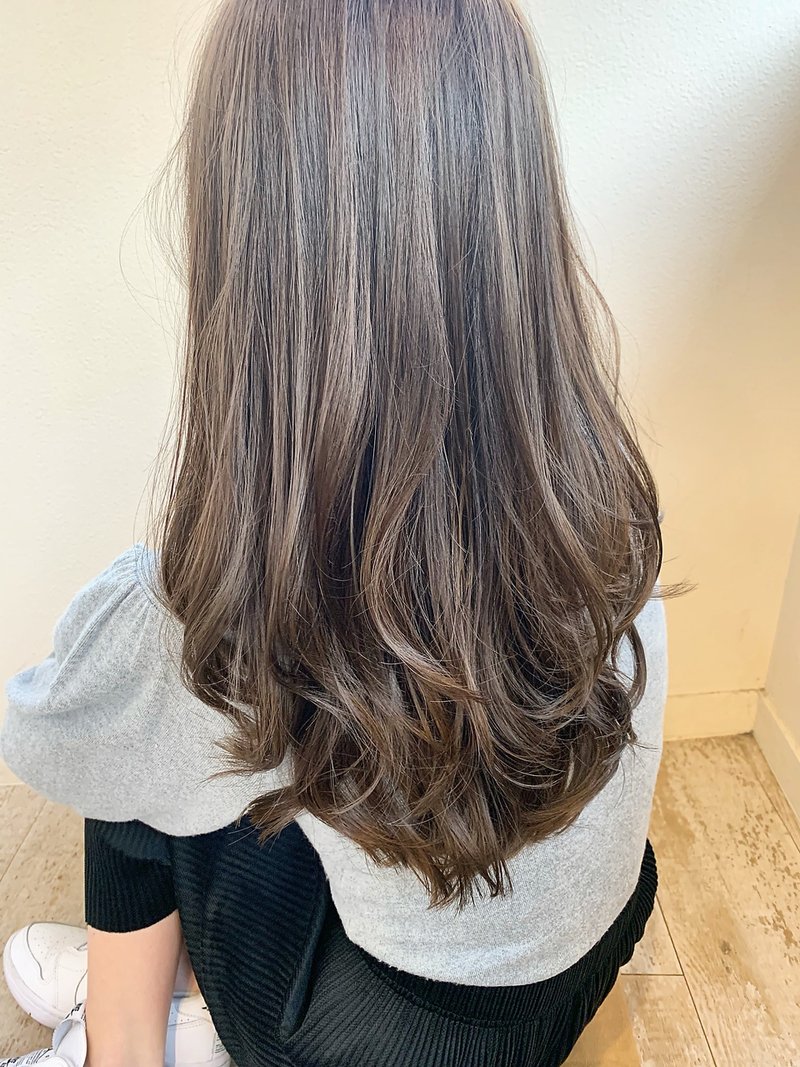 【添田】アッシュグレージュ ネイビーカラー 小顔ロング