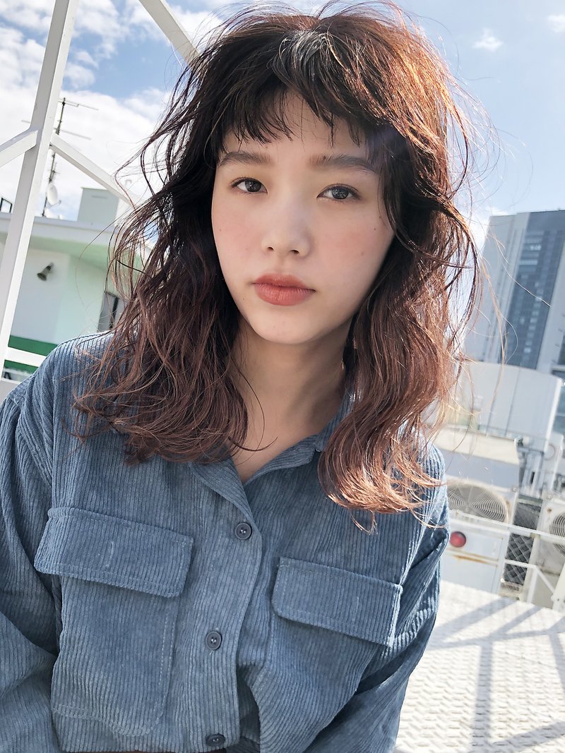 天然パーマと上手につき合お その原因と 髪質を生かしたスタイル特集 ホットペッパービューティーマガジン 天然パーマと上手につき合お その原因と 髪質を生かしたスタイル特集 ホットペッパービューティーマガジン