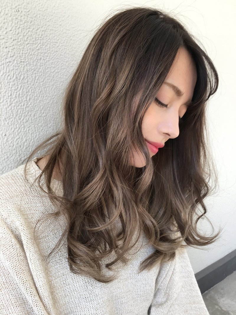即おしゃれ見えする メッシュ に注目 ハイライトとの違いやレングス別スタイルを大特集 ホットペッパービューティーマガジン