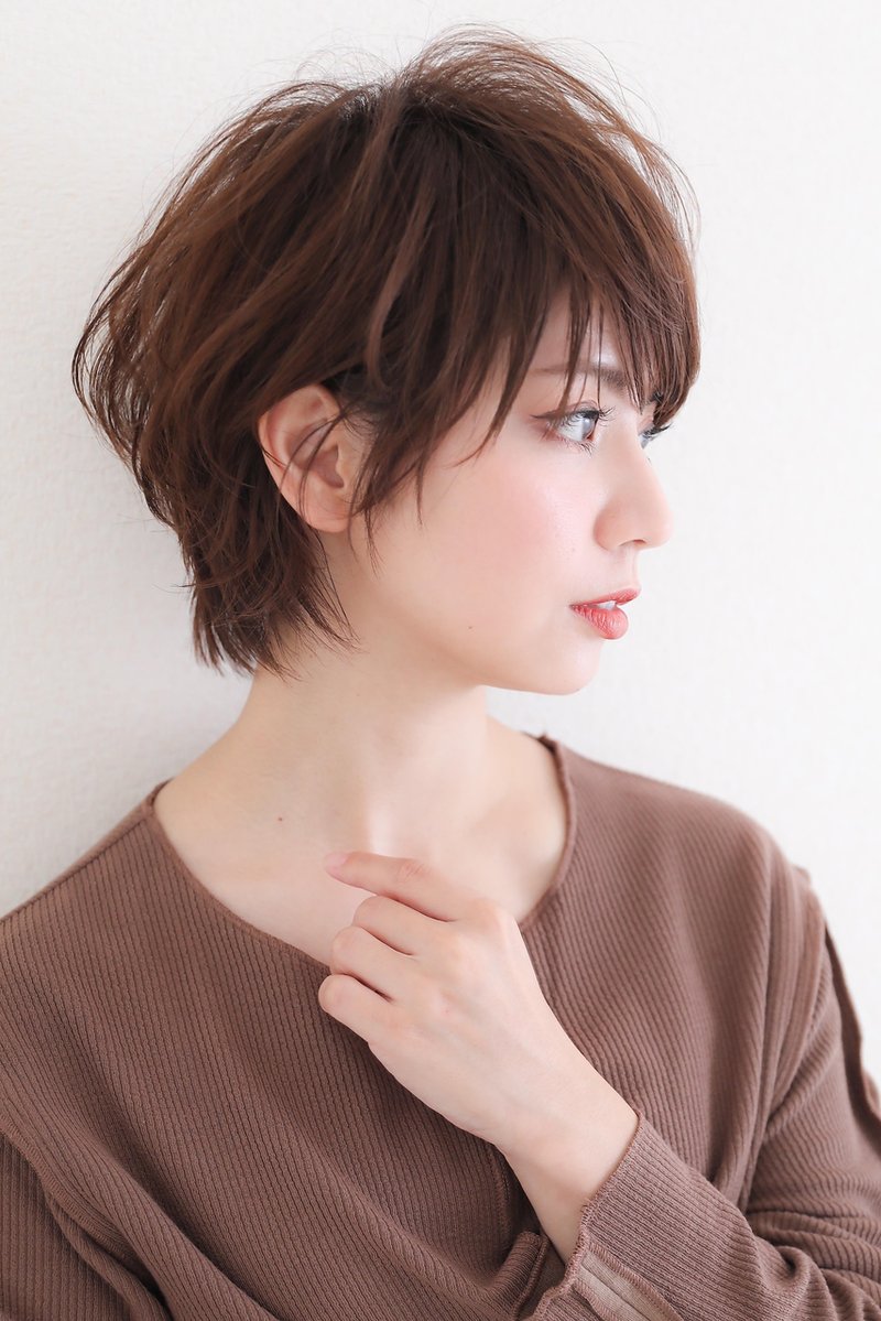 丸顔さんに似合う髪型 21年最新スタイル大特集 顔型を知って自分らしいヘアになろう ホットペッパービューティーマガジン