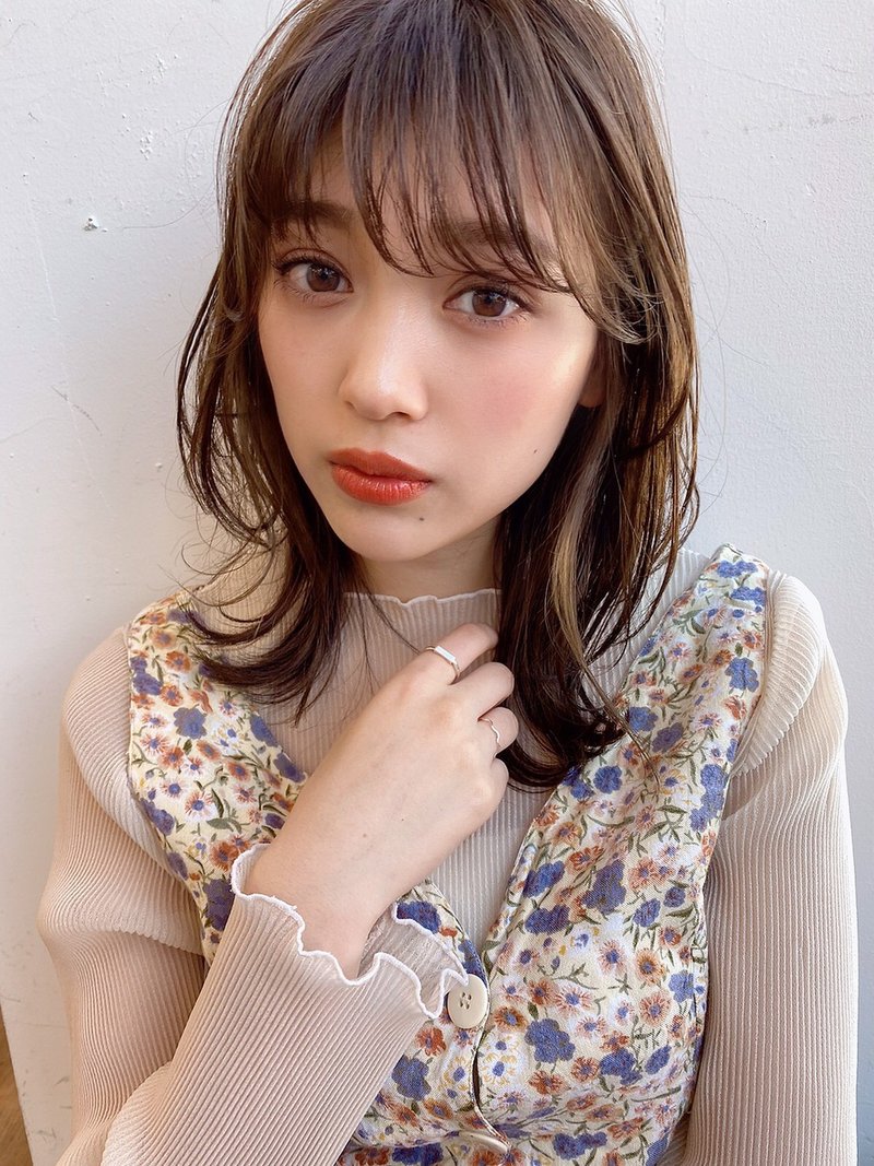 広いおでこをチャームポイントに でこ広さんに似合うかわいい前髪はコレ ホットペッパービューティーマガジン 広いおでこをチャームポイントに でこ広さんに似合うかわいい前髪はコレ ホットペッパービューティーマガジン