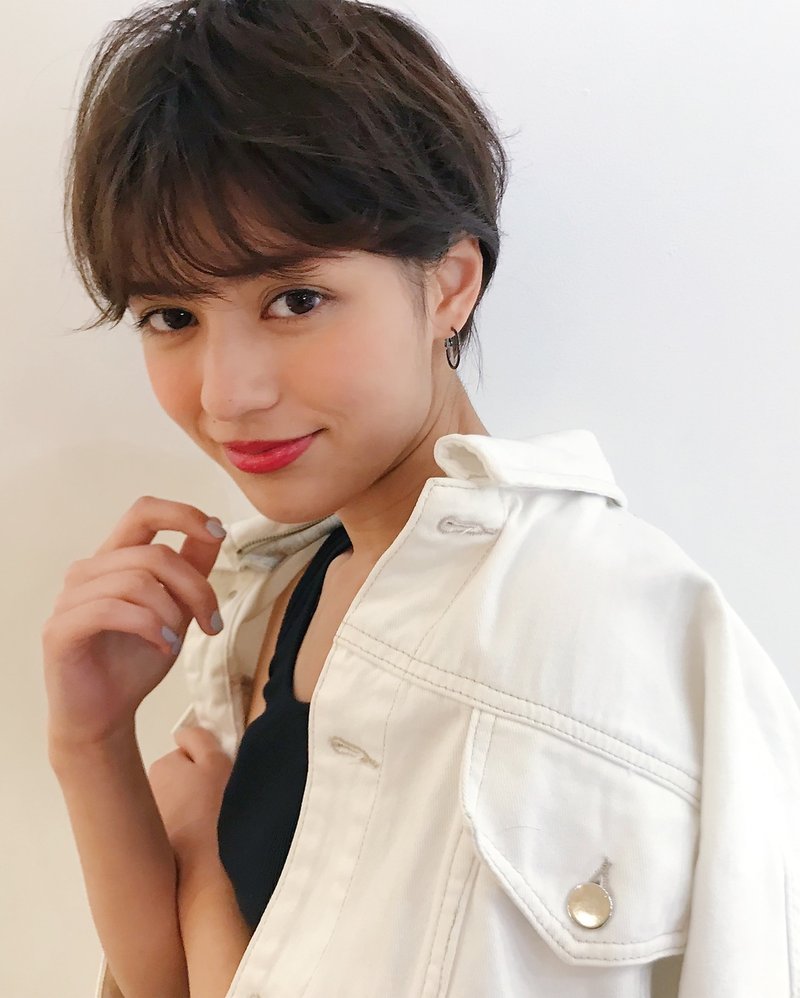 マッシュショートで女度アップ 顔型別おすすめスタイルを大紹介 ホットペッパービューティーマガジン マッシュショートで女度アップ 顔型別おすすめスタイルを大紹介 ホットペッパービューティーマガジン