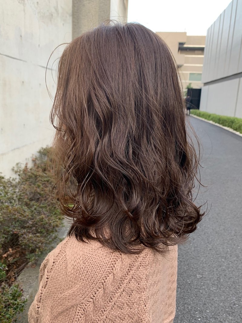 ダブルカラーってブリーチのこと メリットデメリットや作れる髪色を大公開 ホットペッパービューティーマガジン