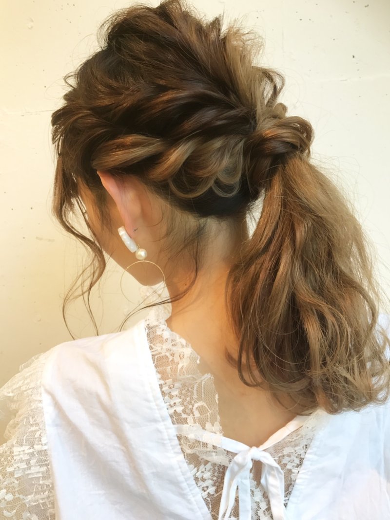 くるりんぱのコツ 形 レングス 髪型に幅が効く簡単アレンジ大全 ホットペッパービューティーマガジン
