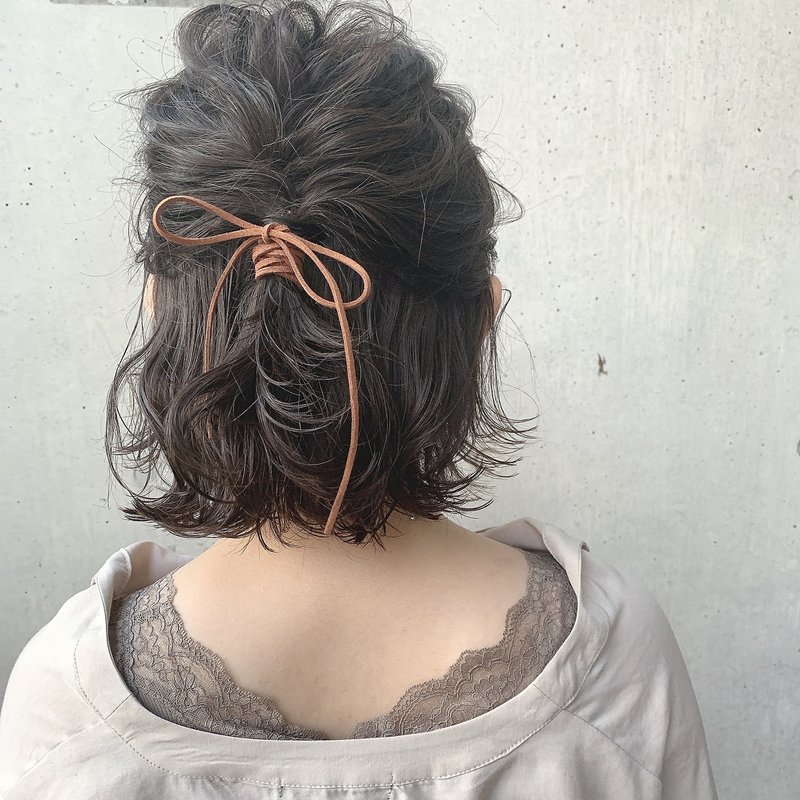 21年夏 帽子に合わせてヘアアレンジ 脱いでも被ってもかわいいおすすめスタイル特集 ホットペッパービューティーマガジン 21年夏 帽子に合わせてヘアアレンジ 脱いでも被ってもかわいいおすすめスタイル特集 ホットペッパービューティーマガジン