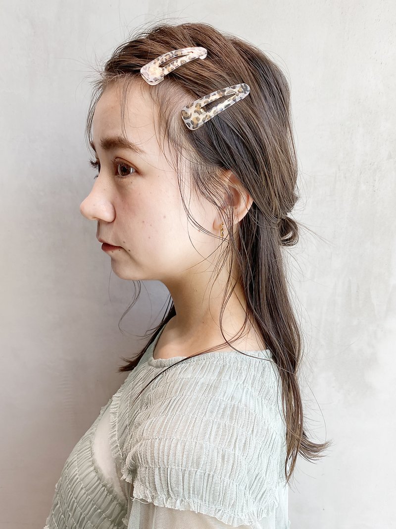 雨の日をご機嫌にするまとめ髪 朝セット 夜までおかわへアアレンジ ホットペッパービューティーマガジン