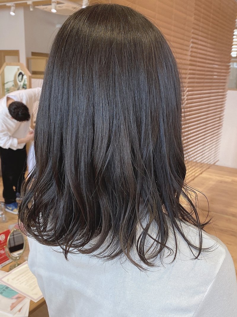 暗く し したい たく ない は 黒 市販 けど 染め ヘアカラーはやめて地毛に戻したい！茶髪を地毛に戻す方法・黒髪のメリットは？