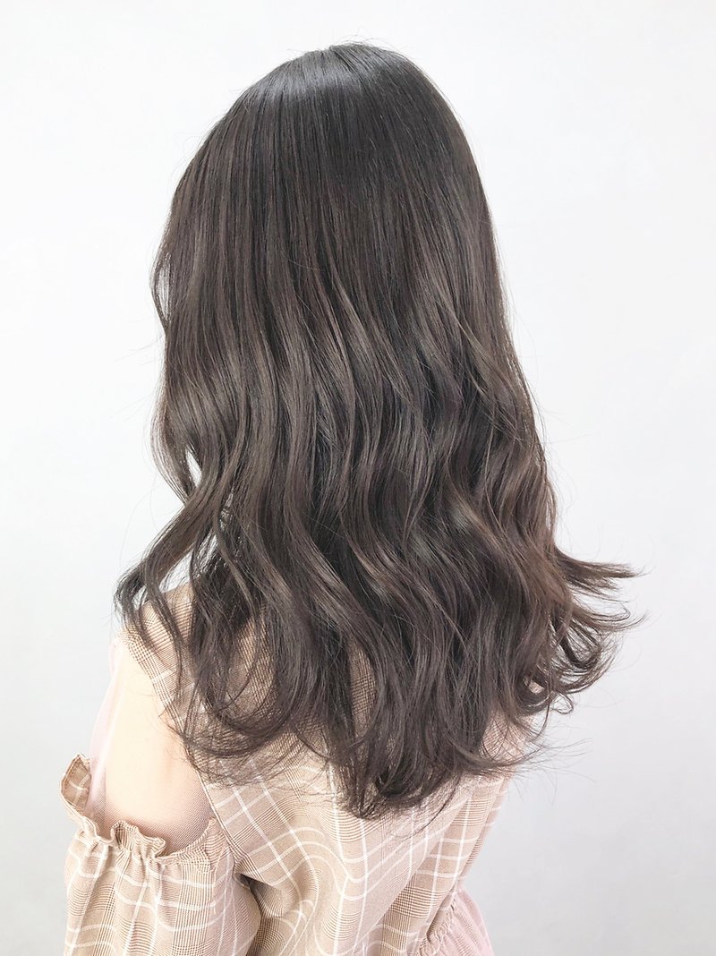 ダークブラウンで地毛風 染めてないような暗髪カラーでバレずに垢抜け ホットペッパービューティーマガジン
