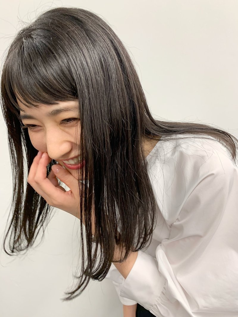 黒髪でも似合うつるさらストレートロング L シア Sia のヘアカタログ ホットペッパービューティー