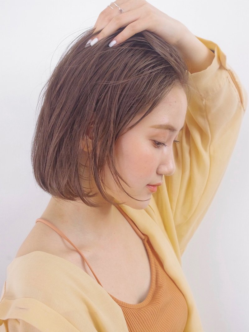 まとまり感のあるシンプルボブ×シアーベージュ