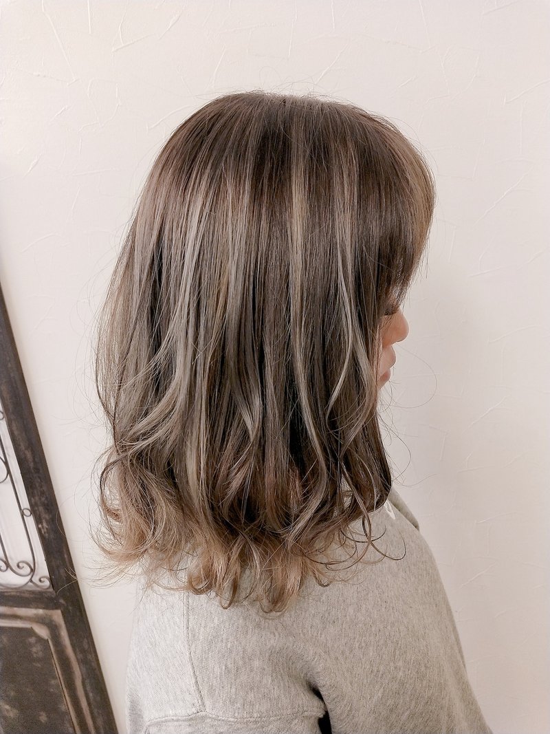 憧れのブロンドヘア特集 旬のハイトーンで新しい自分を見つけてみない ホットペッパービューティーマガジン