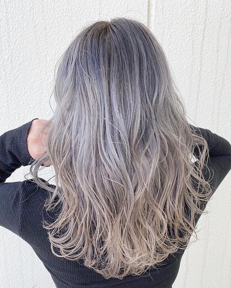 ホワイトベージュで海外女子への憧れを叶えよう レングス別 スタイル特集 ホットペッパービューティーマガジン