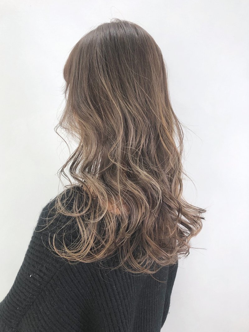 あなたに似合うグレージュを探そう 髪色の特徴 おすすめグレージュ一覧 ホットペッパービューティーマガジン