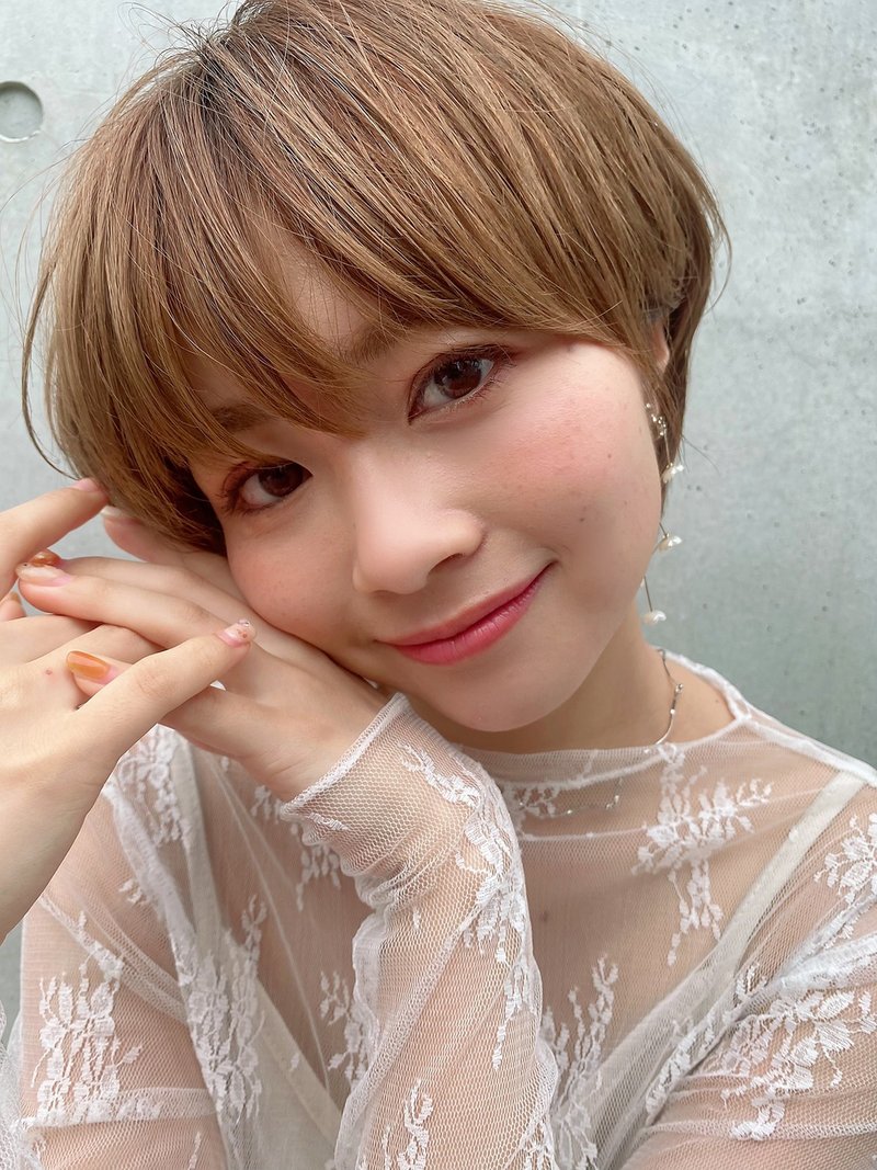 笑顔は人を幸せにする/小顔ひし形ショート