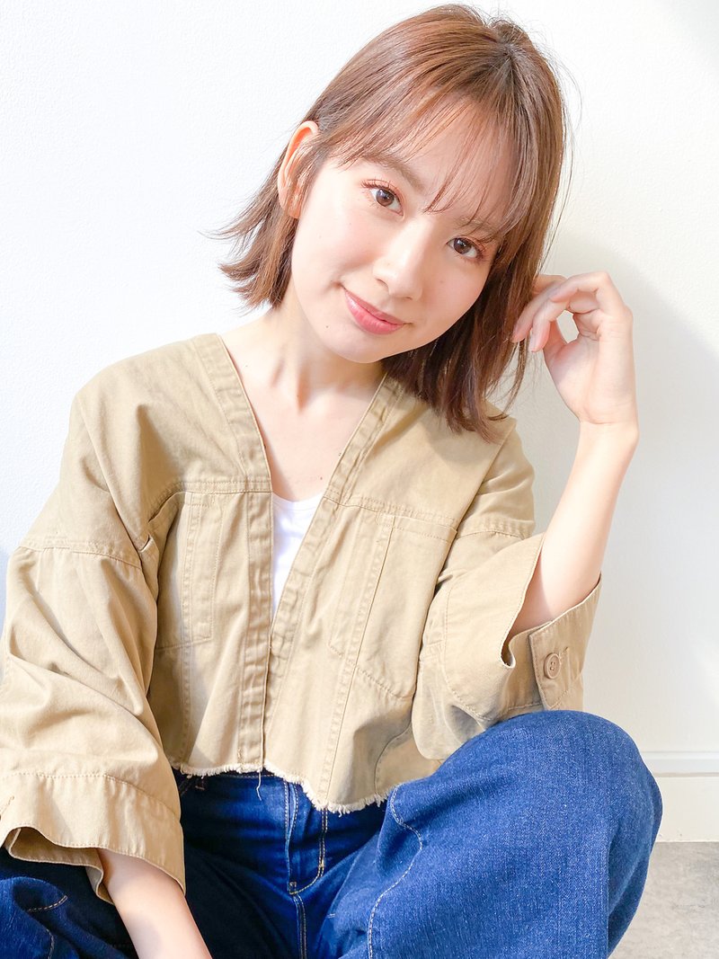アッシュブラウン×外ハネボブ20代30代前髪顔周り