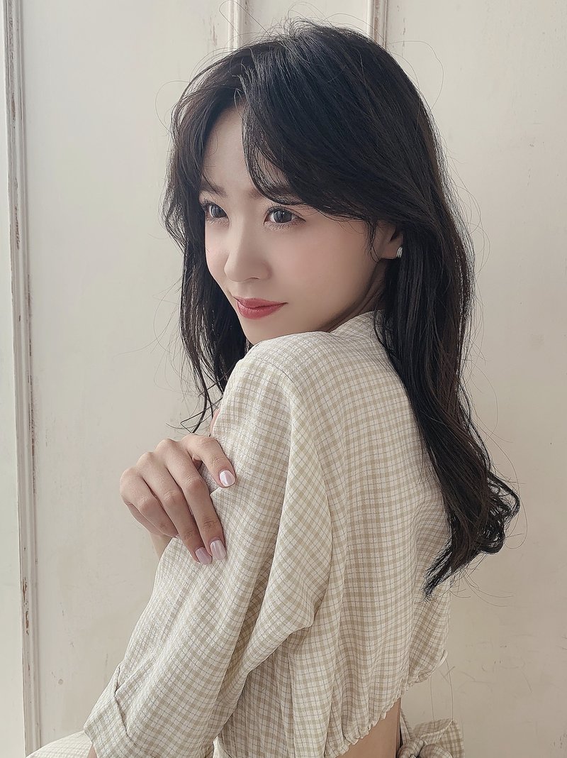 21年注目の 暗め髪色 をパーソナルカラー別にご紹介 あなたに似合う暗髪は ホットペッパービューティーマガジン