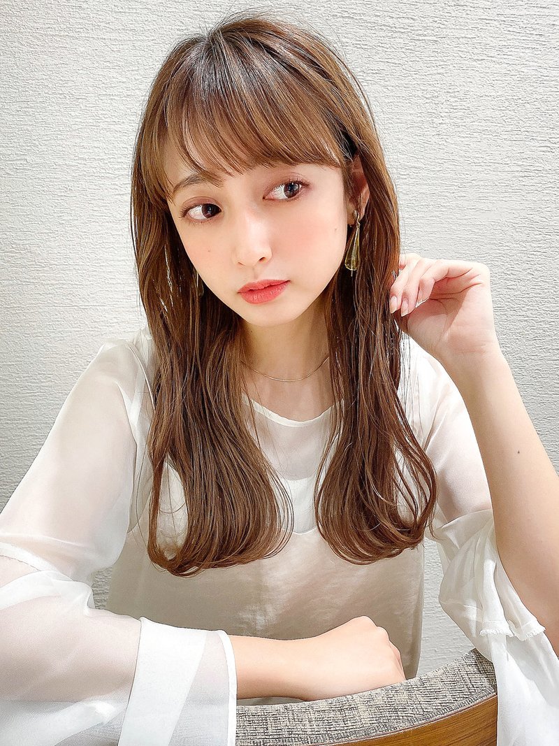 ロングさん向け簡単ヘアアレンジカタログ まとめ髪 アップ ダウンなどアレンジ別スタイルを特集 ホットペッパービューティーマガジン ロングさん向け簡単ヘアアレンジカタログ まとめ髪 アップ ダウンなどアレンジ別スタイルを特集 ホットペッパービューティーマガジン