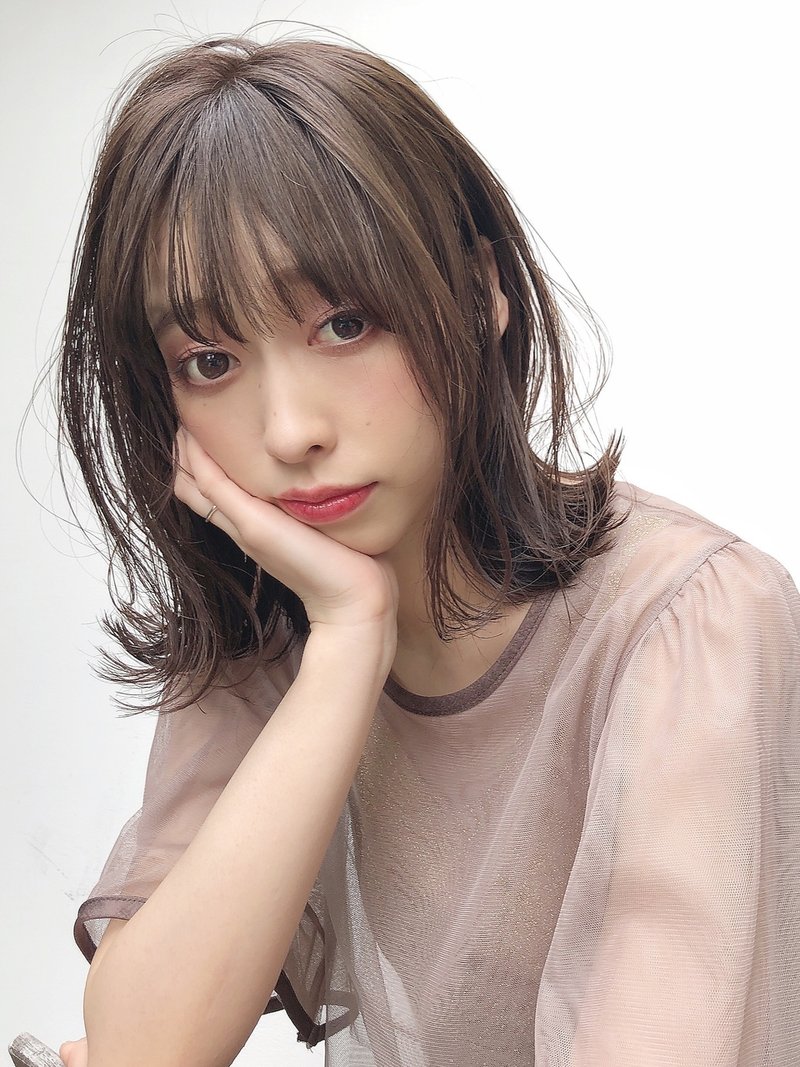 【Gigi鹿間】ワンカールチョコレートくびれミディ外ハネボブ