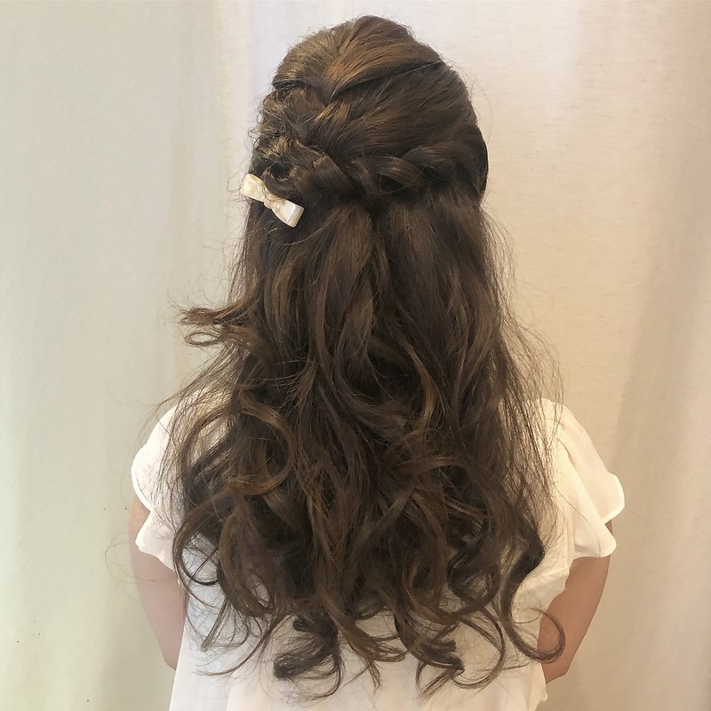 ハーフアップの簡単なやり方 レングス別かけ算ヘアアレンジでもっとおしゃれに ホットペッパービューティーマガジン ハーフアップの簡単なやり方 レングス別かけ算ヘアアレンジでもっとおしゃれに ホットペッパービューティーマガジン