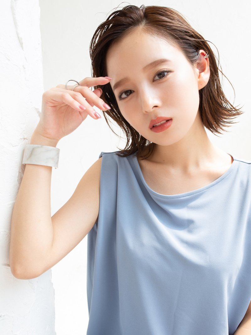  【La fith】 ベージュ×切りっぱなしボブ