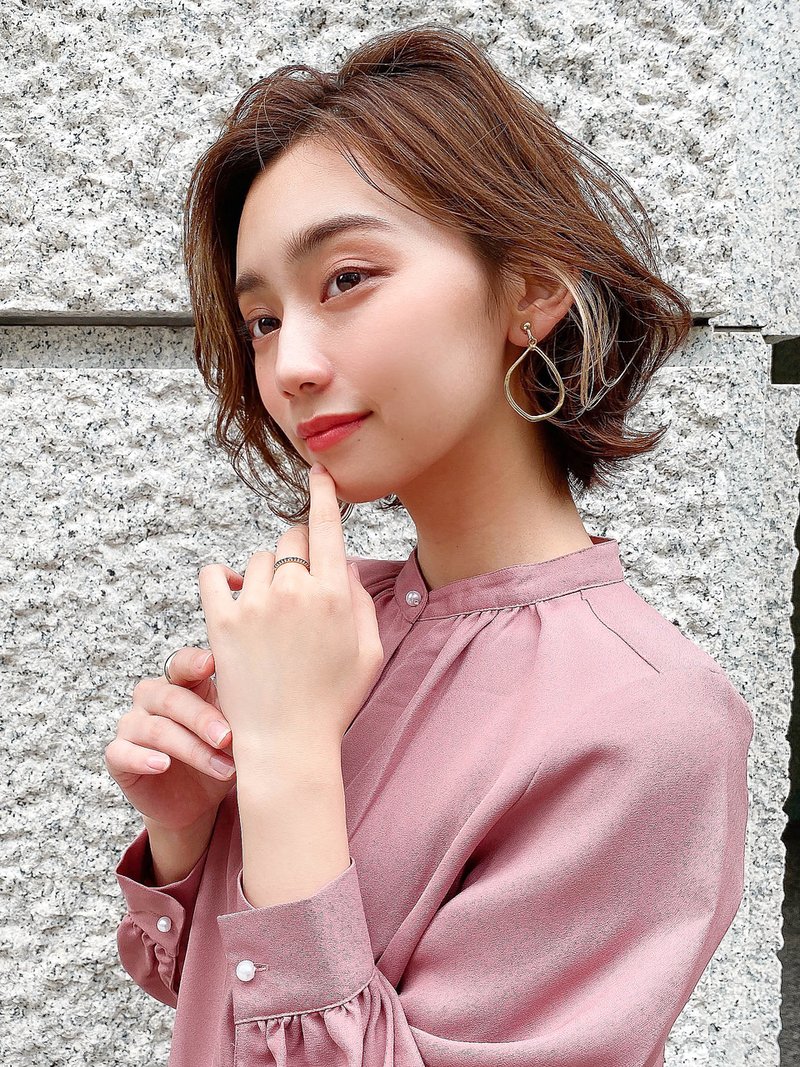 アフロート谷 イヤリングカラー 小顔 韓国風 くびれカール 銀座