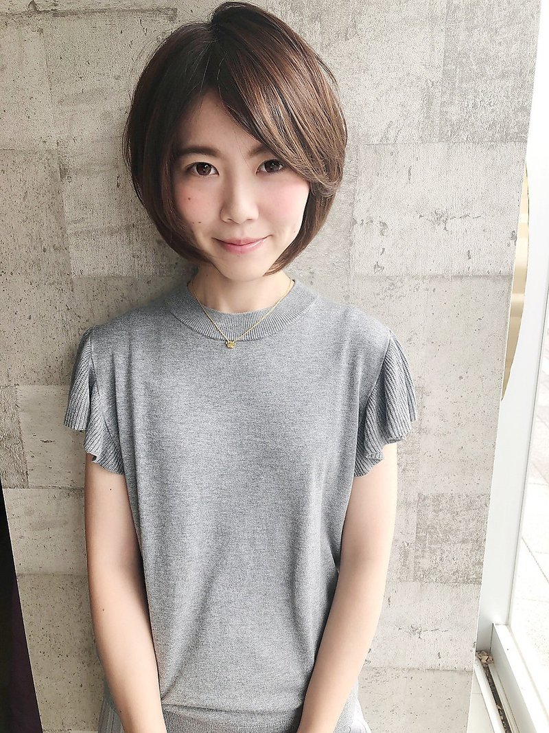 大人かわいい前下がりショート2　/ ロミー 本厚木
