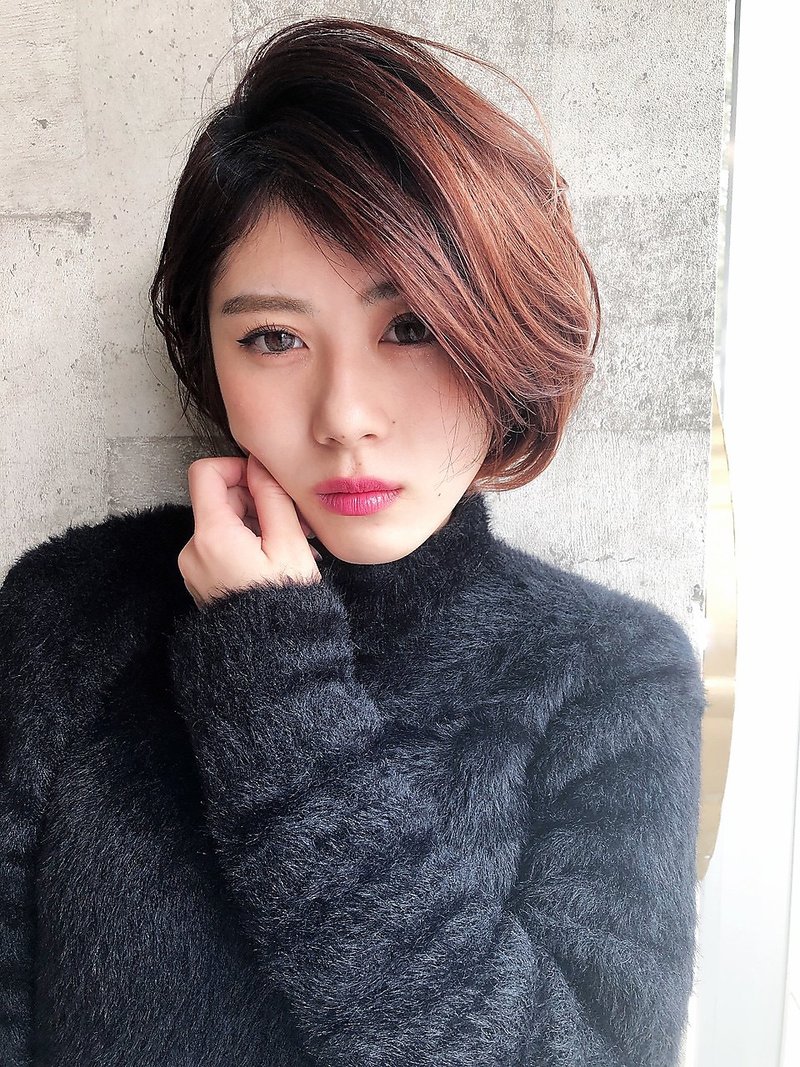 愛され大人の前下がりショート2 / ロミー本厚木