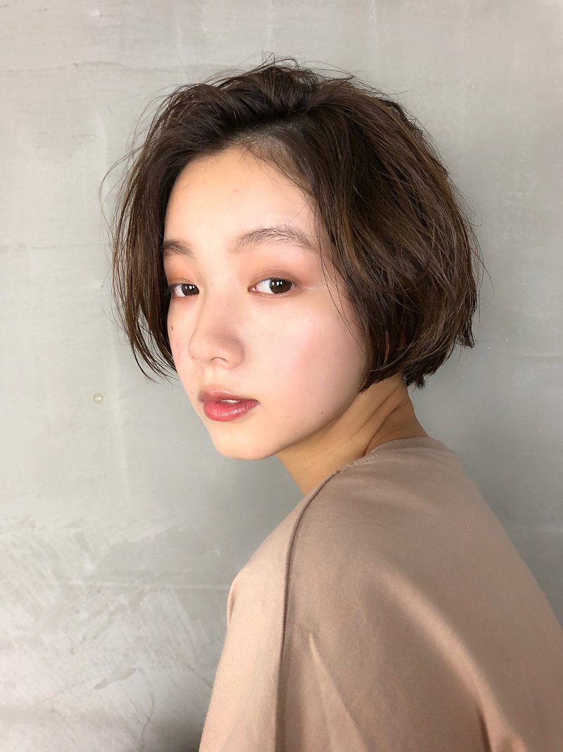 大人かわいいブランジュ前下がりボブ