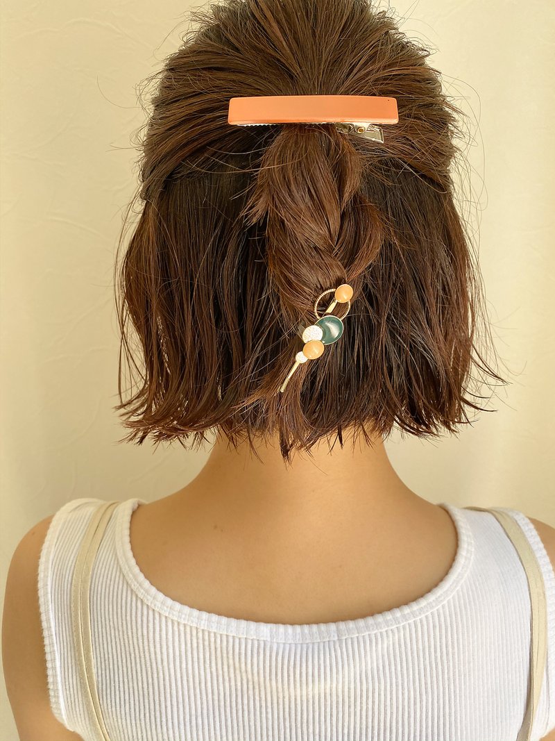 不器用さんでも大丈夫 バレッタヘアアレンジで簡単におしゃれ度をアップさせよう ホットペッパービューティーマガジン