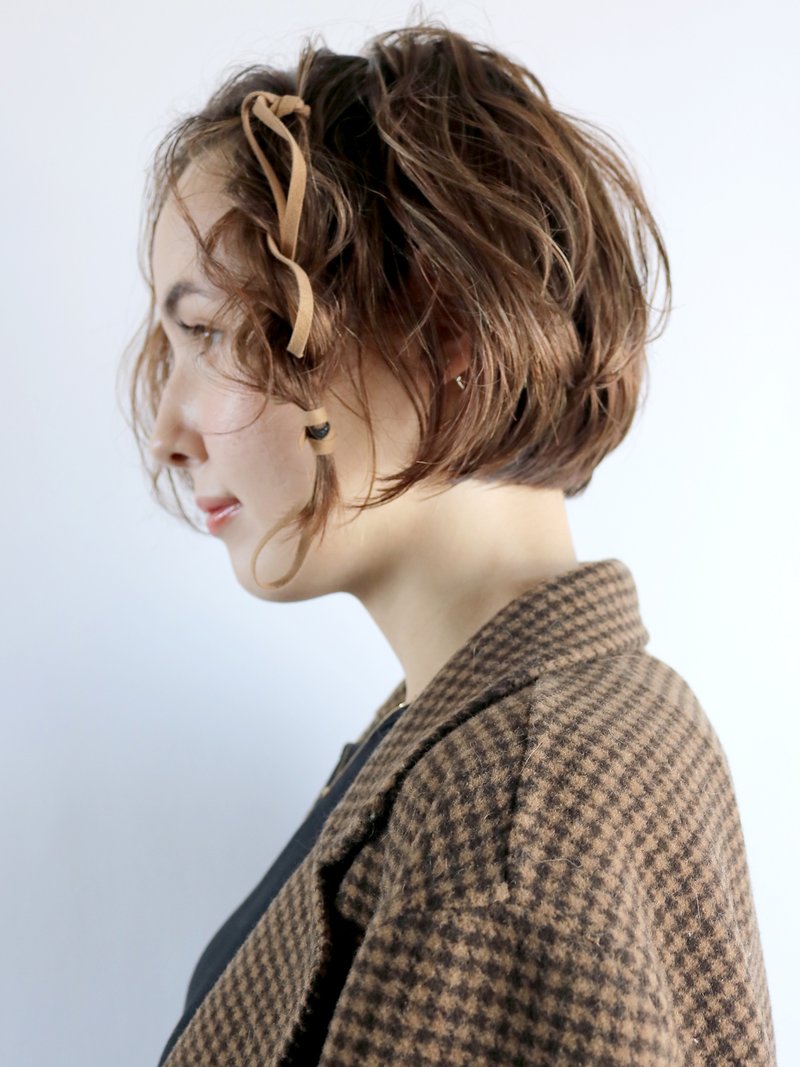 トレンドのワイヤーポニースタイル特集 こなれる紐アレンジで旬を手に入れよう ホットペッパービューティーマガジン