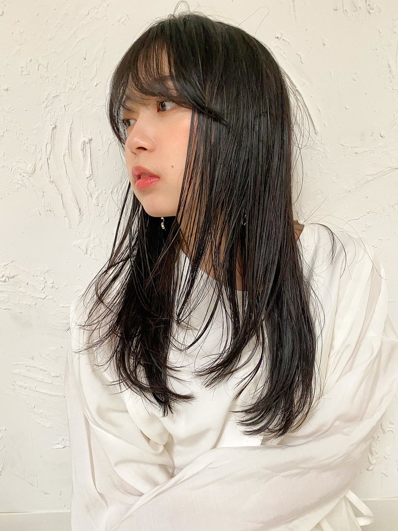 ロングヘアを春っぽにアップデート 21年トレンドカラーやヘアアレンジも ホットペッパービューティーマガジン ロングヘアを春っぽにアップデート 21年トレンドカラーやヘアアレンジも ホットペッパービューティーマガジン