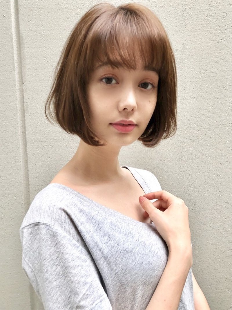 面長をひし形に見せる_小顔ワンカールボブ_モテ髪カタログ