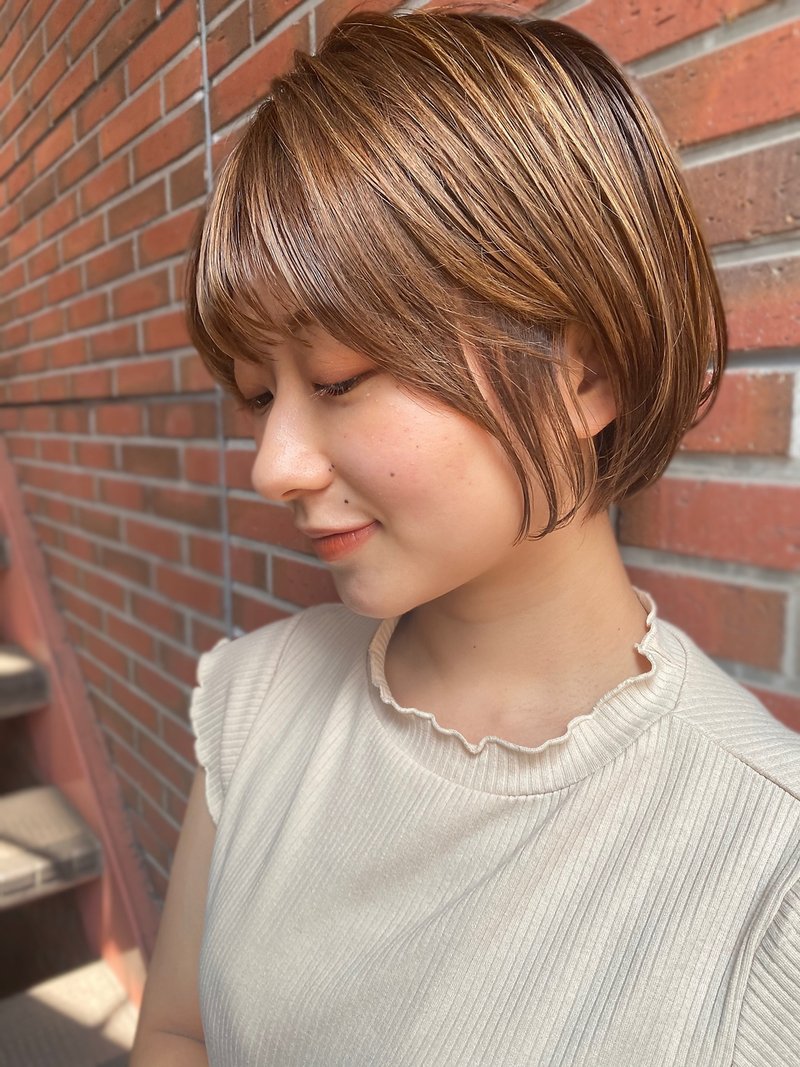 耳かけ丸みボブ