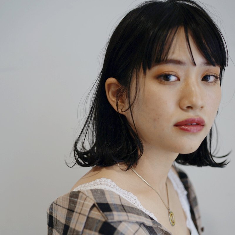 黒髪×耳かけ 外ハネボブ