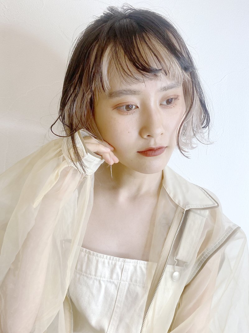 Snsで話題の ヘムライト が気になる 大人女子が取り入れる垢抜けカラーの正解はこれ ホットペッパービューティーマガジン Snsで話題の ヘムライト が気になる 大人女子が取り入れる垢抜けカラーの正解はこれ ホットペッパービューティーマガジン