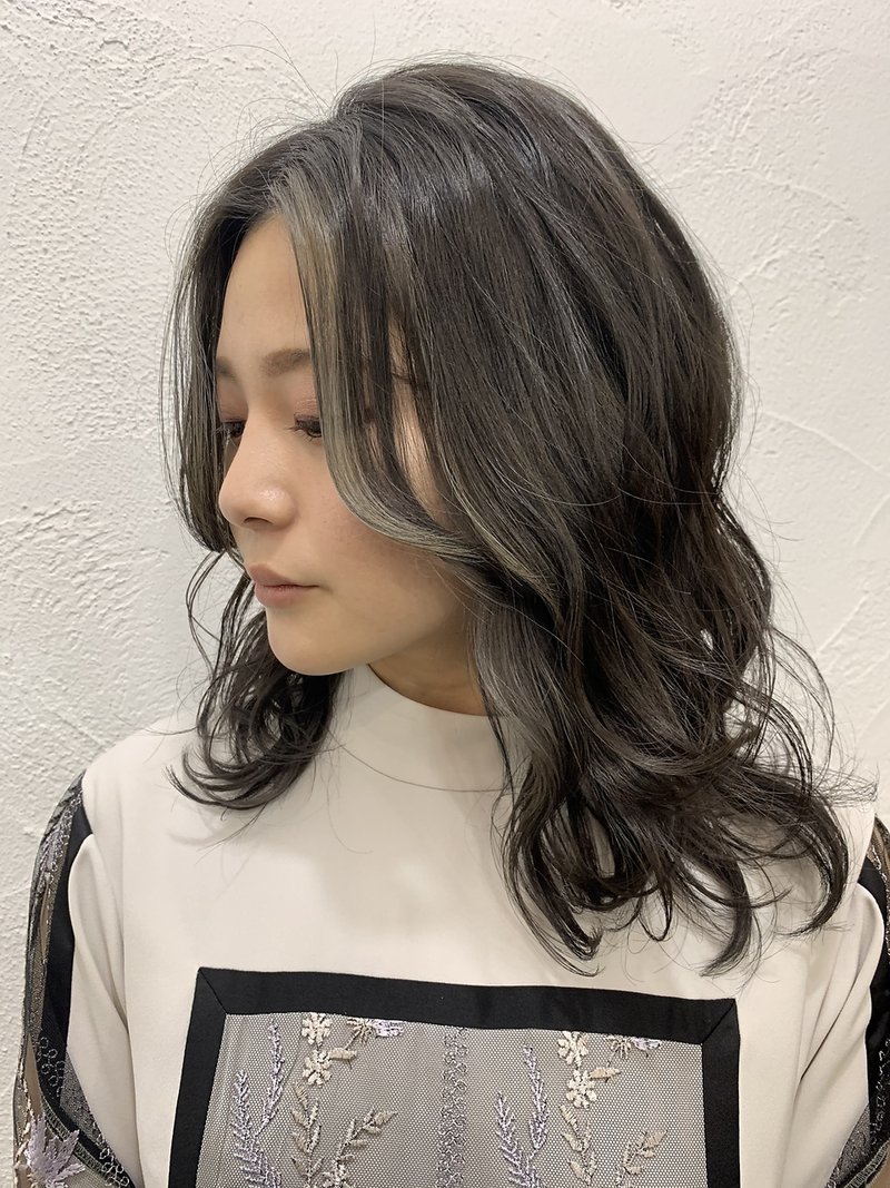 フェイスフレーミングカラー