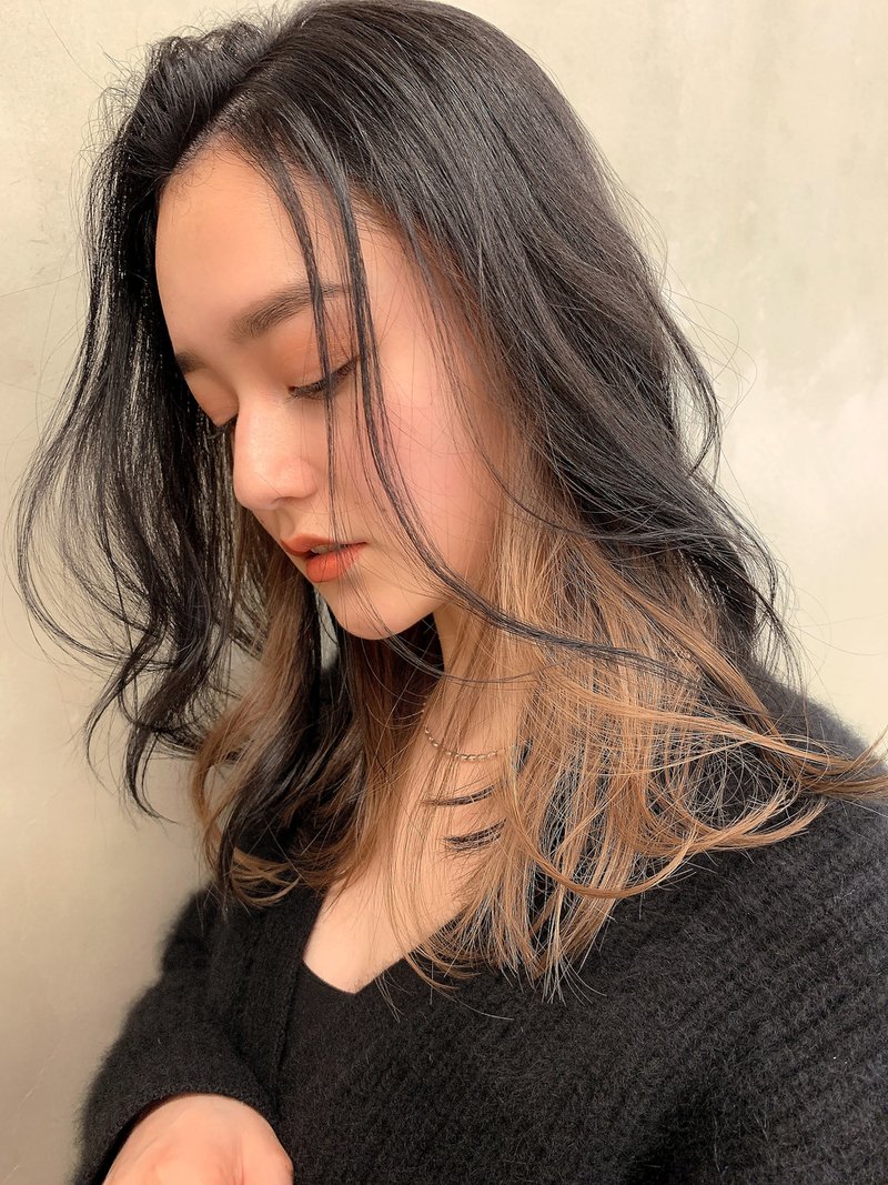 Snsで話題の ヘムライト が気になる 大人女子が取り入れる垢抜けカラーの正解はこれ ホットペッパービューティーマガジン