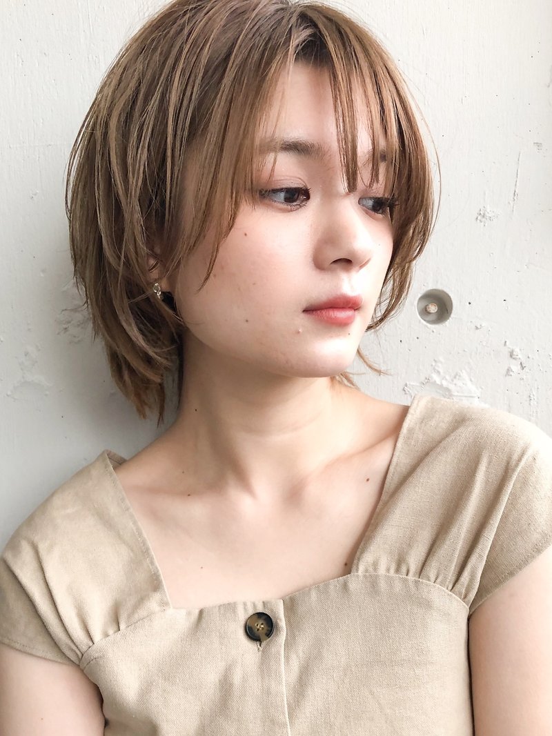 長めクールショートボブルフ♪アッシュベージュハイライト時田