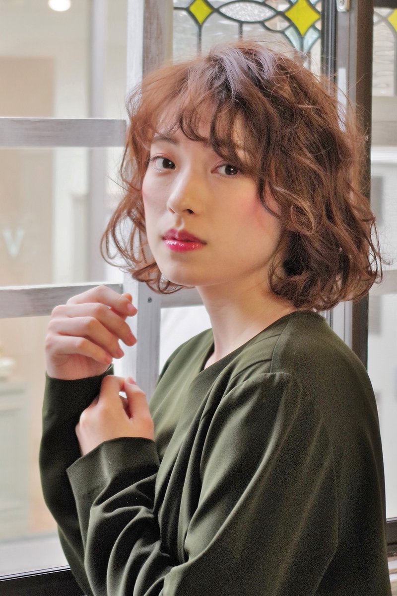 簡単に前髪アレンジ 伸ばしかけやレングス 顔型別 おしゃバングにする方法って ホットペッパービューティーマガジン 簡単に前髪アレンジ 伸ばしかけやレングス 顔型別 おしゃバングにする方法って ホットペッパービューティーマガジン