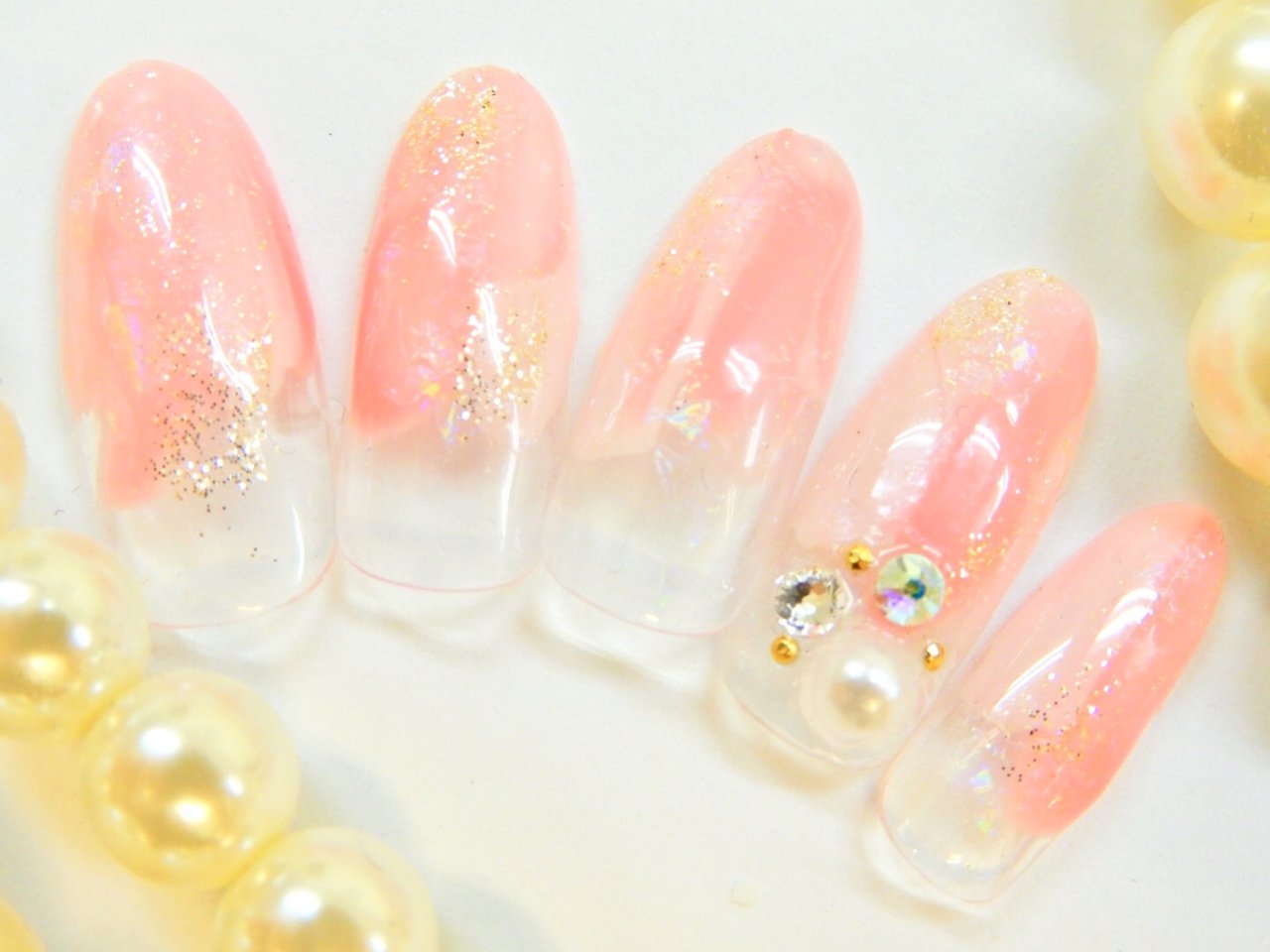 この夏トレンドの 最新ネイルデザイン をチェック 流行のネイルをまとって 夏気分を盛り上げよう ホットペッパービューティーマガジン