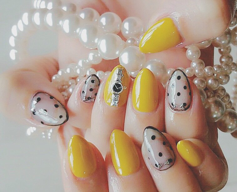 大人可愛い手描きのネイルアート ワンランク上のデザインをチェックしよう ホットペッパービューティーマガジン