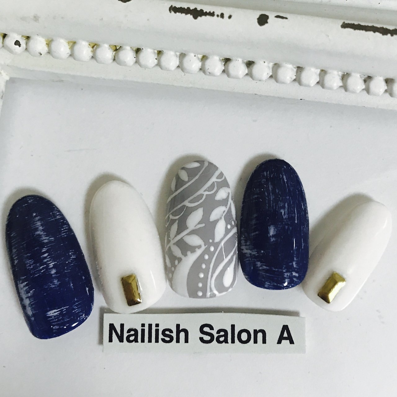 バンダナ柄ネイル で存在感のある指先に テイスト別おすすめデザインをご紹介 ホットペッパービューティーマガジン