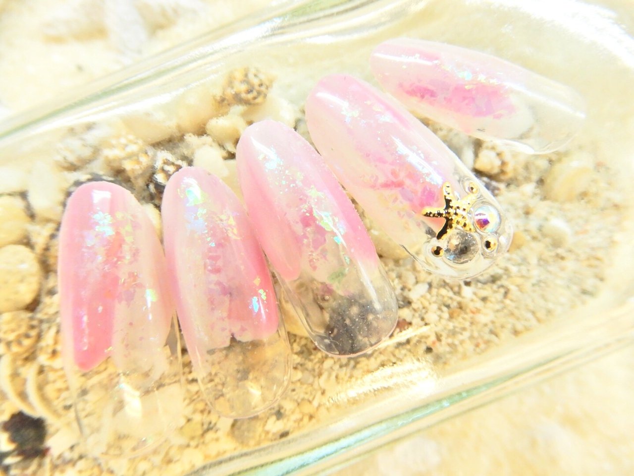 幻想的な美しさのオーロラネイル 光を浴びて輝く指先にときめき ホットペッパービューティーマガジン