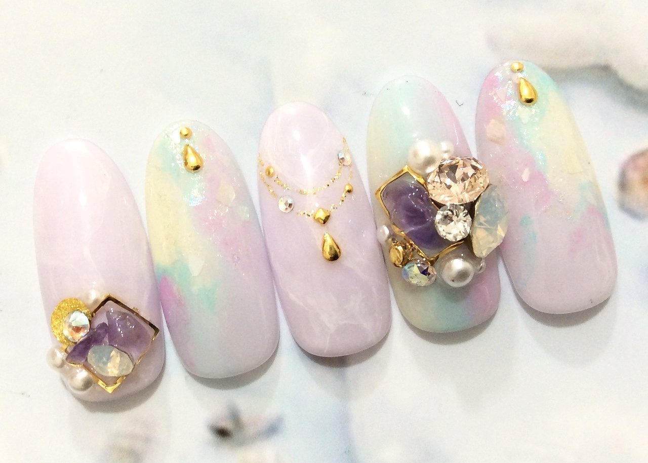 淡くかわいいタイダイネイル うっとり見惚れるフェミニンな指先に ホットペッパービューティーマガジン
