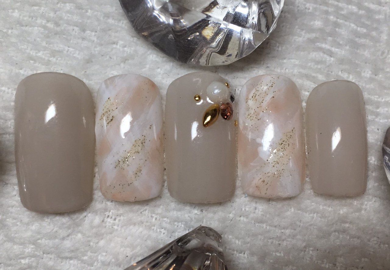 淡くかわいいタイダイネイル うっとり見惚れるフェミニンな指先に ホットペッパービューティーマガジン