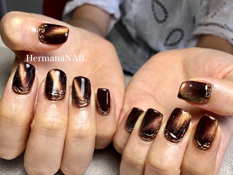 不思議な魅力のマグネットネイル 気になるおすすめデザインを大特集 ホットペッパービューティーマガジン